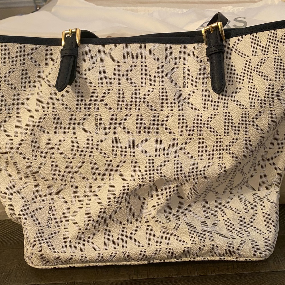 Navy white and gold Michael Kors tote and matching wallet. Used. - Picture 10 of 16